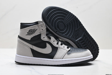 Nike Air Jordan 1 Retro high-top sneakers Comfortable, versatile, breathable, and non-slip basketball shoes.