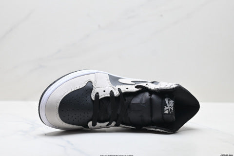 Nike Air Jordan 1 Retro high-top sneakers Comfortable, versatile, breathable, and non-slip basketball shoes.