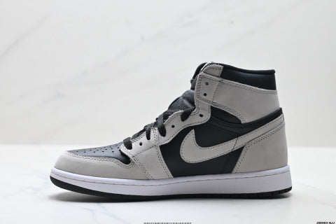 Nike Air Jordan 1 Retro high-top sneakers Comfortable, versatile, breathable, and non-slip basketball shoes.