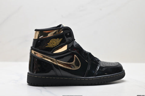 Nike Air Jordan 1 Retro Basketball Shoes Comfortable and versatile non-slip high-top skate shoes