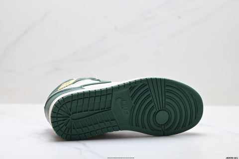 Nike Air Jordan 1 Retro sports shoes Breathable, Non-Slip High-Top Skate Shoes (Unisex)