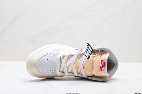Nike Air Jordan 1 Retro basketball shoes Breathable, non-slip, and wear-resistant sports shoes