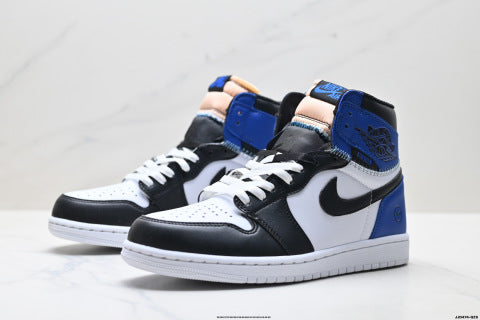 NIKE Air Jordan 1 Retro  High-top skate shoes Comfortable Casual Sneakers
