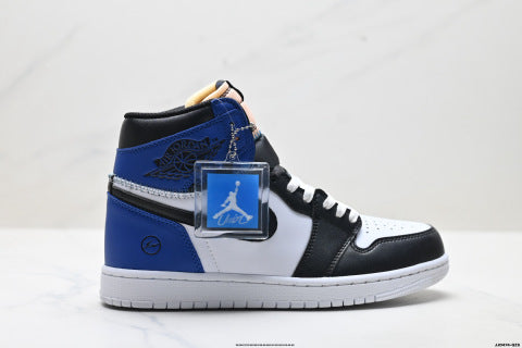 NIKE Air Jordan 1 Retro  High-top skate shoes Comfortable Casual Sneakers