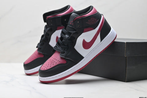 Nike Air Jordan 1 Retro Sports Shoes Non-slip, wear-resistant mid-top skate shoes