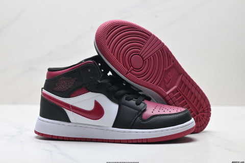 Nike Air Jordan 1 Retro Sports Shoes Non-slip, wear-resistant mid-top skate shoes