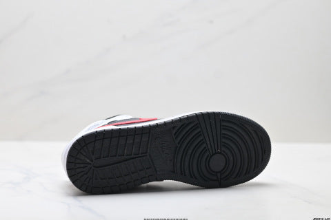 Nike Air Jordan 1 Retro Basketball shoes Classic retro-style mid-top casual sports sneakers