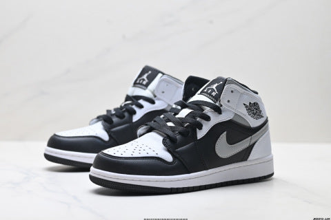 Nike Air Jordan 1 Retro basketball shoes Comfortable and Versatile Mid-Top Skate Shoes