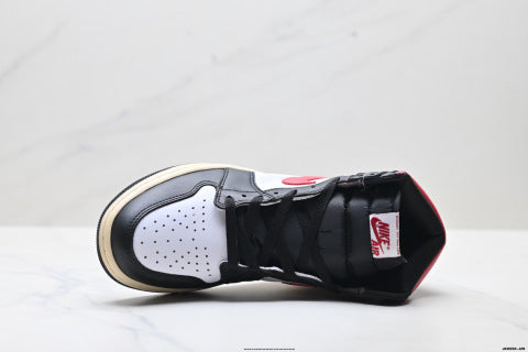Nike Air Jordan 1 Retro basketball shoes Comfortable and casual high-top skate shoes