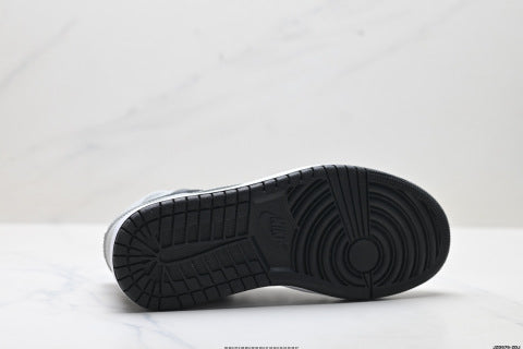 Nike Air Jordan 1 Retro High-Top Skate Shoes Versatile casual sneakers