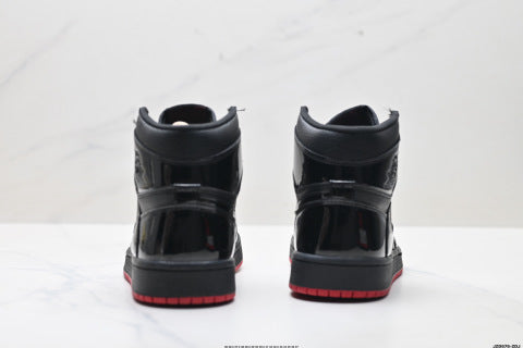 Nike Air Jordan 1 Retro sneakers Non-slip, wear-resistant basketball shoes (unisex)