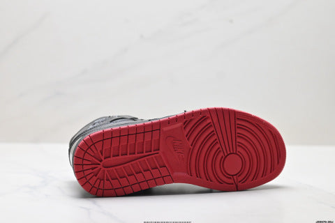 Nike Air Jordan 1 Retro sneakers Non-slip, wear-resistant basketball shoes (unisex)