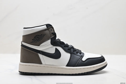 Nike Air Jordan 1 Retro Mid-Top Skate Shoes Non-slip basketball shoes for men and women