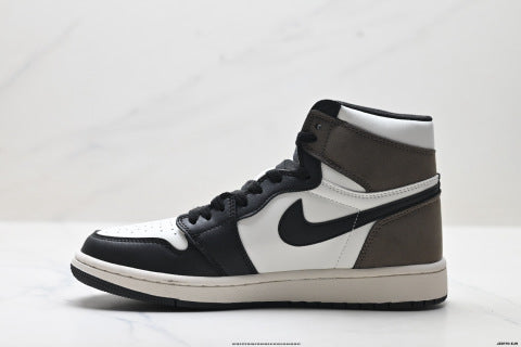 Nike Air Jordan 1 Retro Mid-Top Skate Shoes Non-slip basketball shoes for men and women