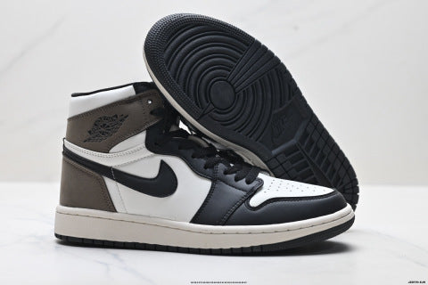 Nike Air Jordan 1 Retro Mid-Top Skate Shoes Non-slip basketball shoes for men and women