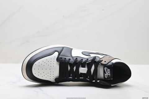 Nike Air Jordan 1 Retro Mid-Top Skate Shoes Non-slip basketball shoes for men and women
