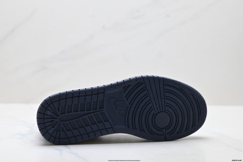 Nike Air Jordan 1 Retro basketball shoes Unisex versatile mid-top sneakers