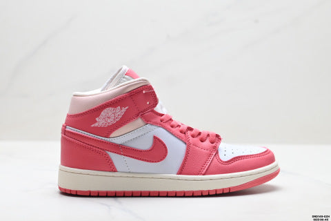 Nike Air Jordan 1 Retro Mid-top skate shoes Versatile Casual Sports Shoes for Men and Women