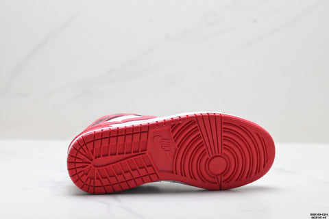 Nike Air Jordan 1 Retro Sports Shoes Comfortable and Versatile Mid-Top Skate Shoes