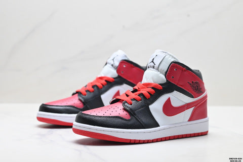 Nike Air Jordan 1 Retro Sports Shoes Comfortable and Versatile Mid-Top Skate Shoes