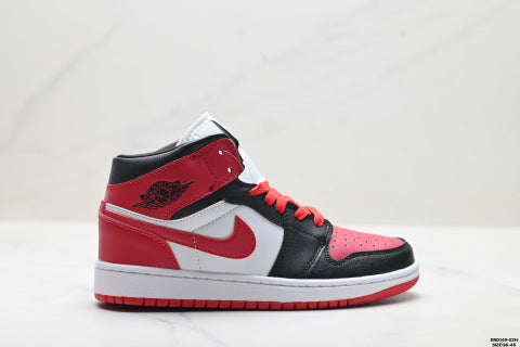 Nike Air Jordan 1 Retro Sports Shoes Comfortable and Versatile Mid-Top Skate Shoes