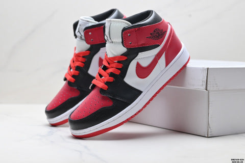 Nike Air Jordan 1 Retro Sports Shoes Comfortable and Versatile Mid-Top Skate Shoes
