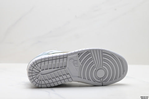 Nike Air Jordan 1 Retro Mid-top skate shoes Non-slip, versatile casual sports shoes
