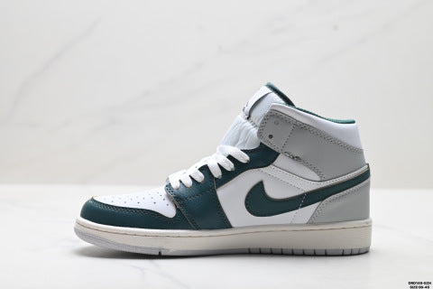 Nike Air Jordan 1 Retro Mid-top skate shoes Non-slip, versatile casual sports shoes
