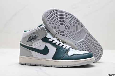 Nike Air Jordan 1 Retro Mid-top skate shoes Non-slip, versatile casual sports shoes