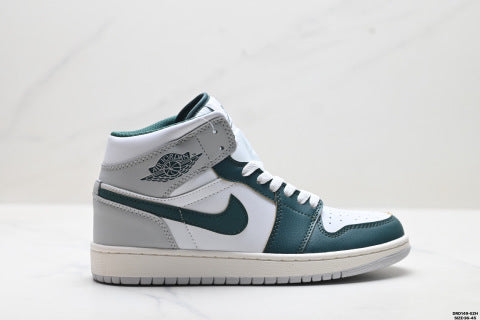 Nike Air Jordan 1 Retro Mid-top skate shoes Non-slip, versatile casual sports shoes