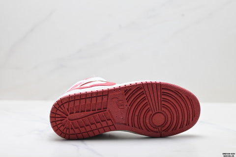 Nike Air Jordan 1 Retro sports shoes Unisex versatile mid-top sneakers