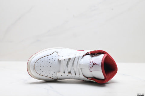 Nike Air Jordan 1 Retro sports shoes Unisex versatile mid-top sneakers