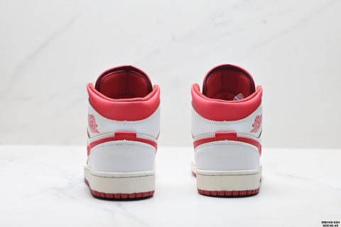 Nike Air Jordan 1 Retro sports shoes Unisex versatile mid-top sneakers