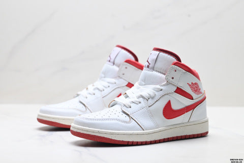 Nike Air Jordan 1 Retro sports shoes Unisex versatile mid-top sneakers