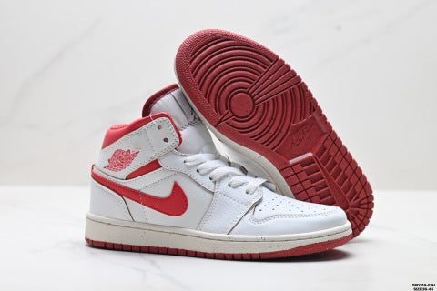 Nike Air Jordan 1 Retro sports shoes Unisex versatile mid-top sneakers