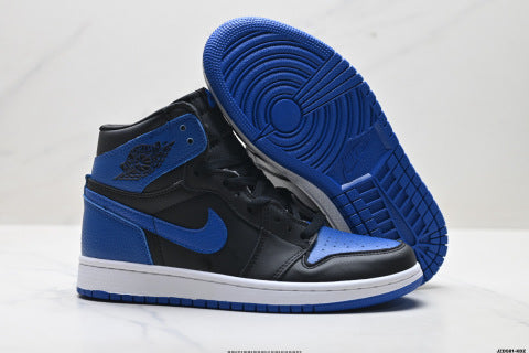 Nike Air Jordan 1 Retro High-top skate shoes Comfortable and casual sneakers