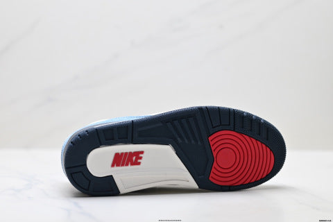 Nike Air Jordan 3 Retro sneakers. Cushioned casual running shoes with air-cushioning technology