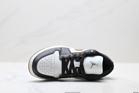 Nike Air Jordan 1 Low-top skate shoes Comfortable and casual sneakers