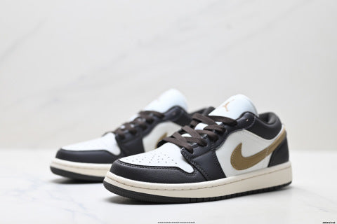 Nike Air Jordan 1 Low-top skate shoes Comfortable and casual sneakers
