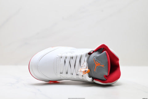 Nike Air Jordan 5 Retro basketball shoes Breathable and cushioned athletic shoes