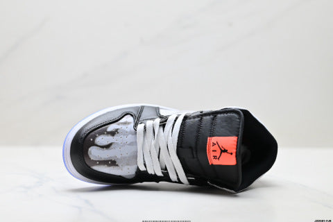 Nike Air Jordan 1 Retro sports shoes Anti-slip basketball shoes for men and women