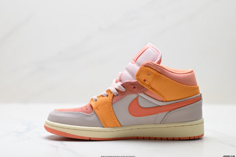 Nike Air Jordan 1 Retro basketball shoes Casual sneakers for men and women