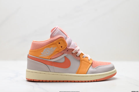 Nike Air Jordan 1 Retro basketball shoes Casual sneakers for men and women