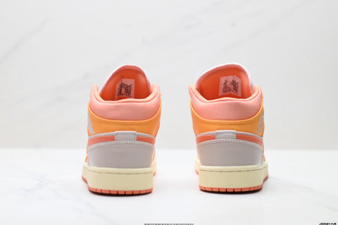 Nike Air Jordan 1 Retro basketball shoes Casual sneakers for men and women