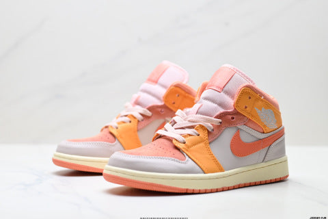 Nike Air Jordan 1 Retro basketball shoes Casual sneakers for men and women