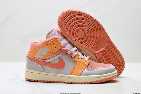 Nike Air Jordan 1 Retro basketball shoes Casual sneakers for men and women