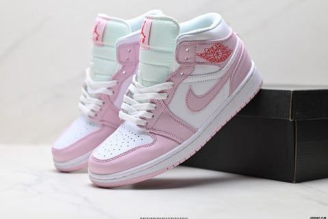 Nike Air Jordan 1 Retro sneakers Comfortable and versatile basketball shoes