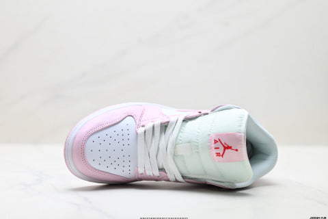 Nike Air Jordan 1 Retro sneakers Comfortable and versatile basketball shoes