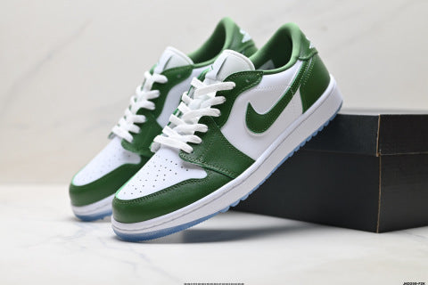 Nike Air Jordan 1 Retro sneakers Sneakers for comfort and casual wear